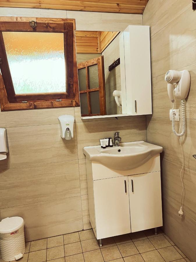 Hotel Farma Sotira à Leskovik Extérieur photo