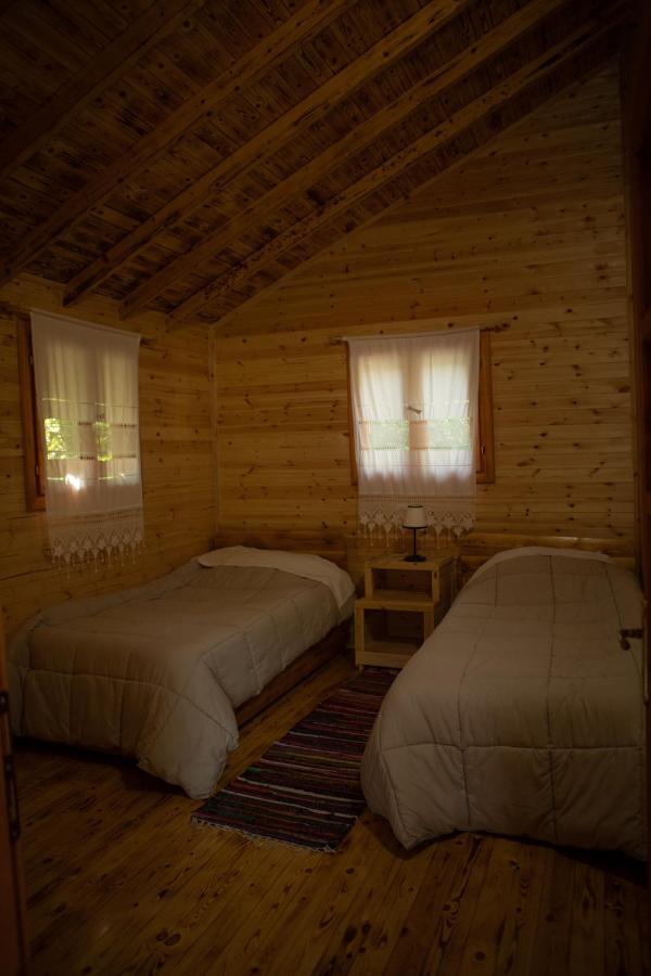 Hotel Farma Sotira à Leskovik Extérieur photo